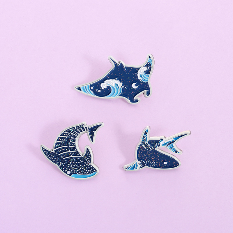 漫画海洋生物エナメルピンクリエイティブサメクジラブローチファ - Embroidery Whale のレビューと価格