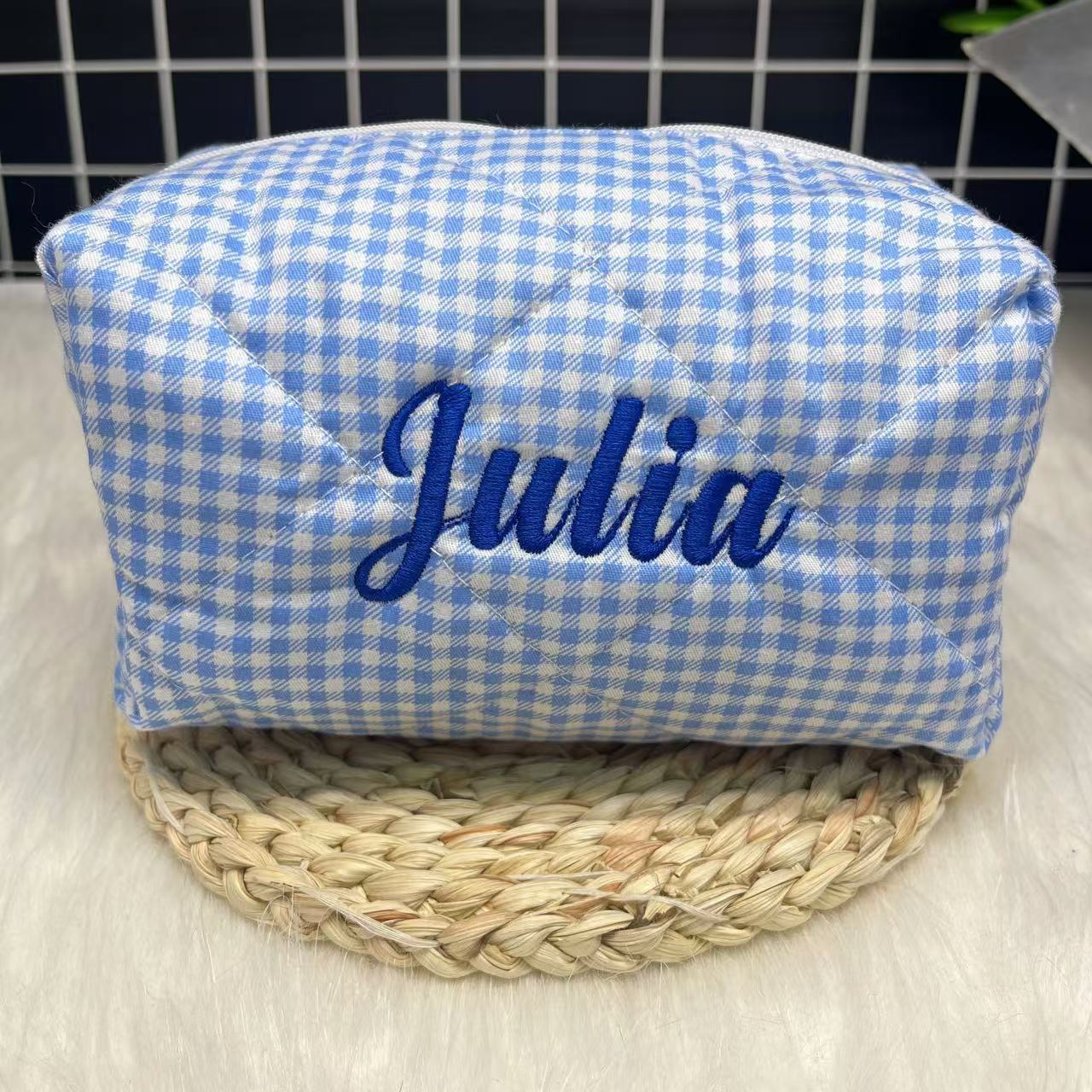 Embroidery Logo - 大容量ストライプ化粧品バッグ カスタムロゴと名前刺繍付き パーソナライズされたトラベルメイクアップ収納バッグ ユニークなギフト