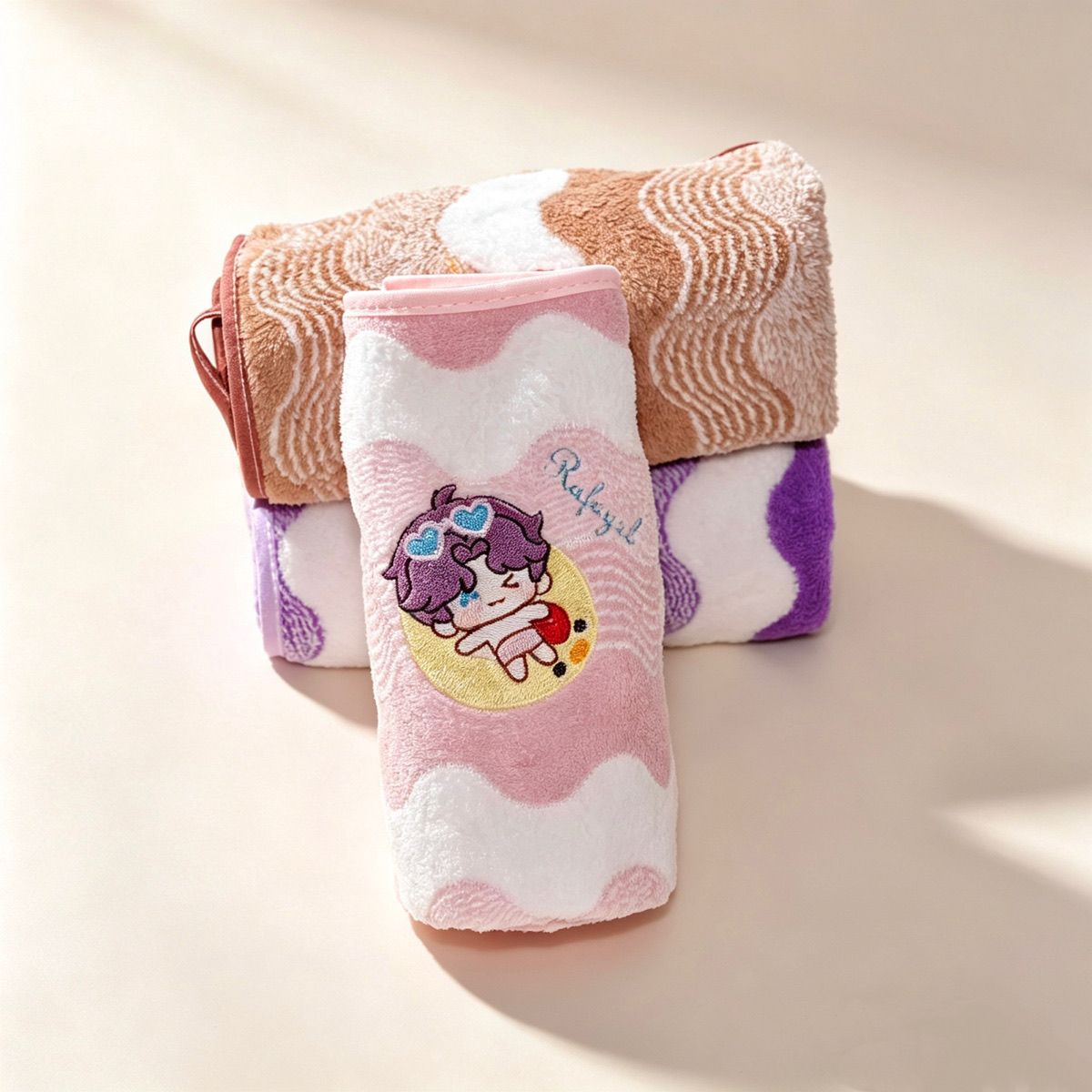 アニメ「ラブアンドディープスペース」コーラルフリースハンドタ - Embroidery Gift Ideas のレビューと価格