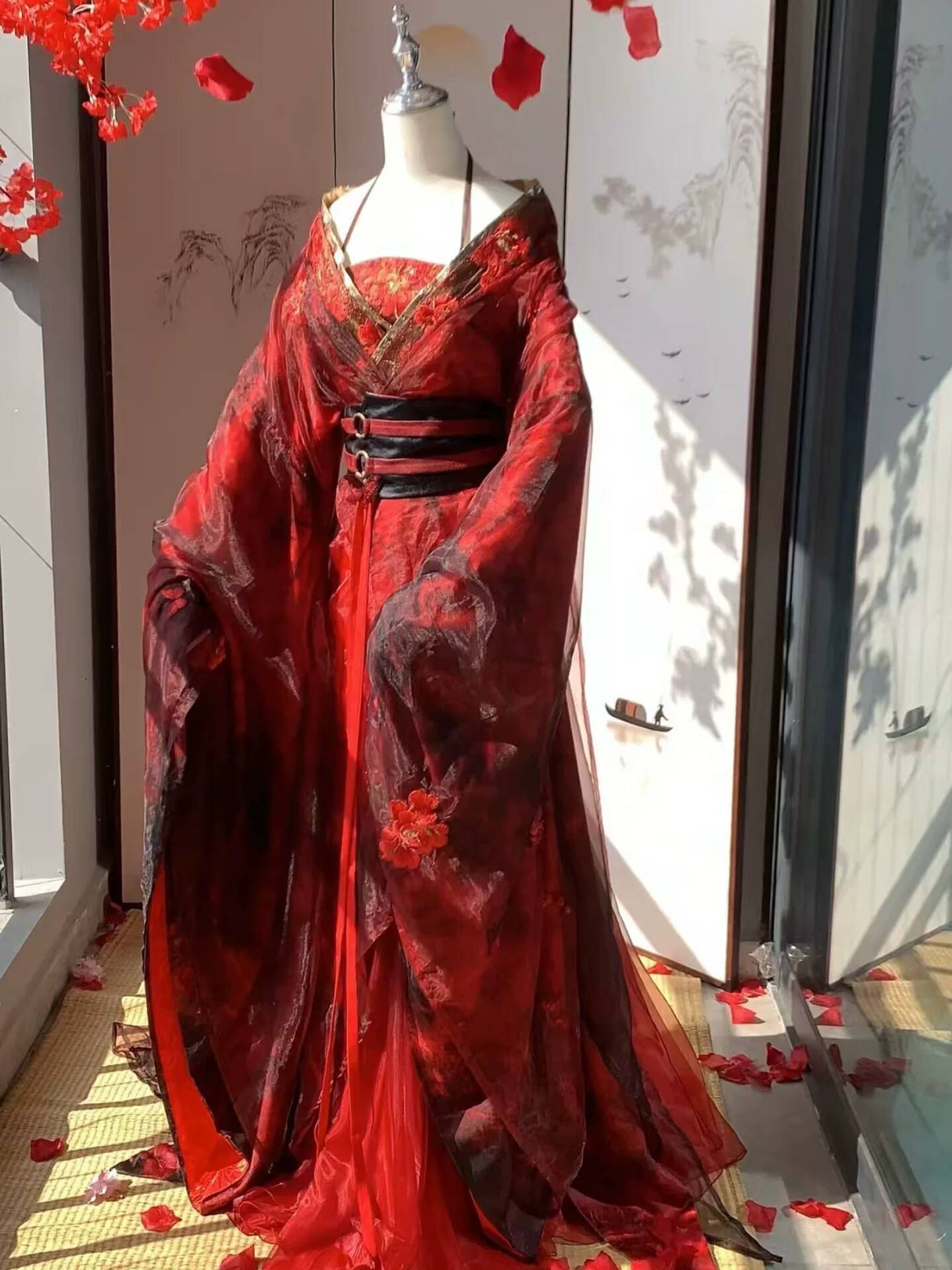 新しいダチュラレッド漢服女性古代スタイル重工業刺繍戦国時代ロ - Embroidery Style のレビューと価格