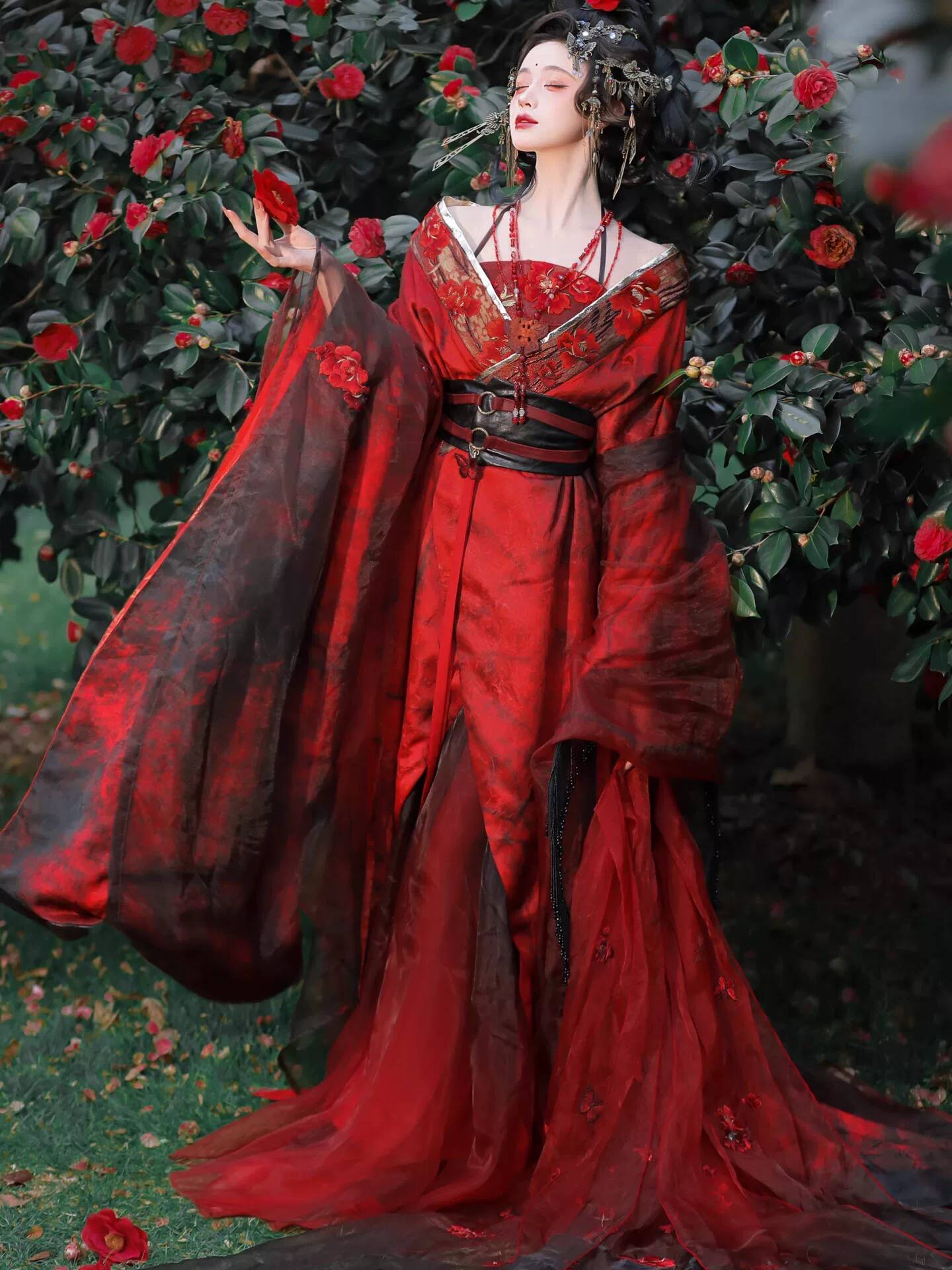 新しいダチュラレッド漢服女性古代スタイル重工業刺繍戦国時代ロ - Embroidery Style のレビューと価格