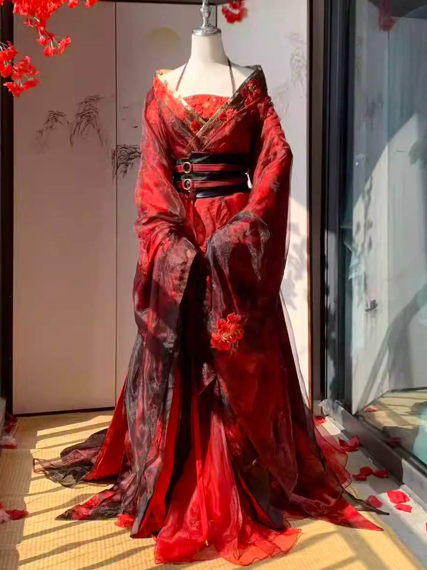 新しいダチュラレッド漢服女性古代スタイル重工業刺繍戦国時代ロ - Embroidery Style のレビューと価格