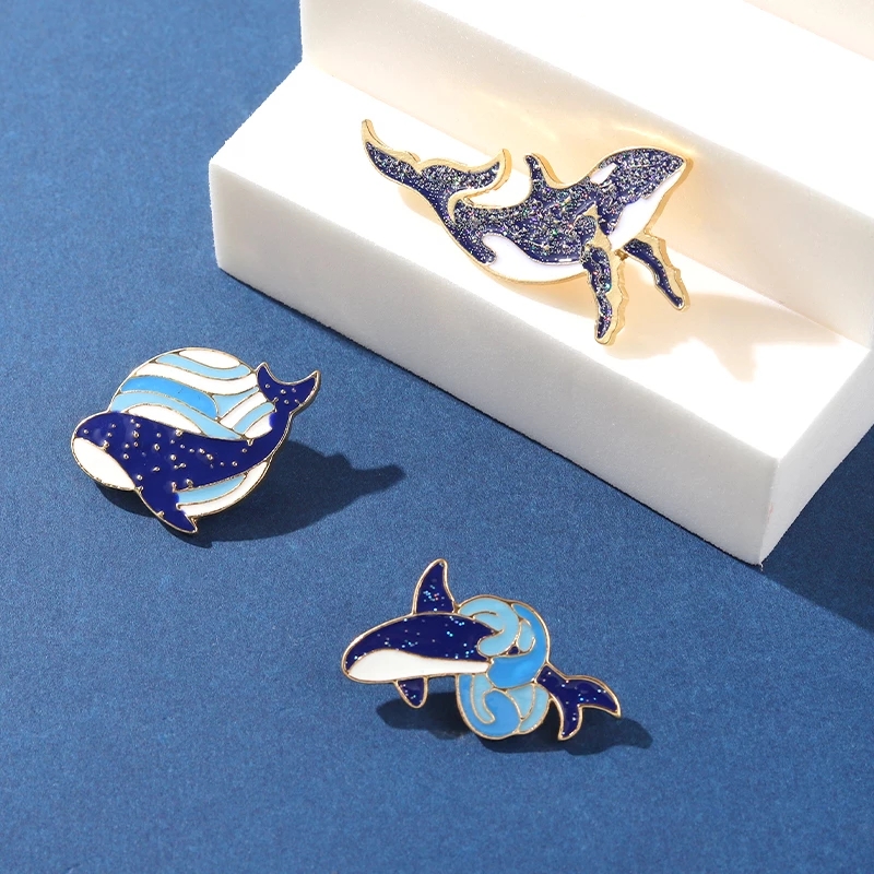 動物と猫の絵が描かれたエナメルピン,動物のモチーフ,素敵な画 - Embroidery Whale のレビューと価格