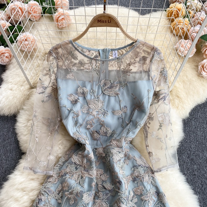 エレガントな刺繍メッシュドレスコートスタイル重厚な仕立て女性 - Embroidery Workshop のレビューと価格