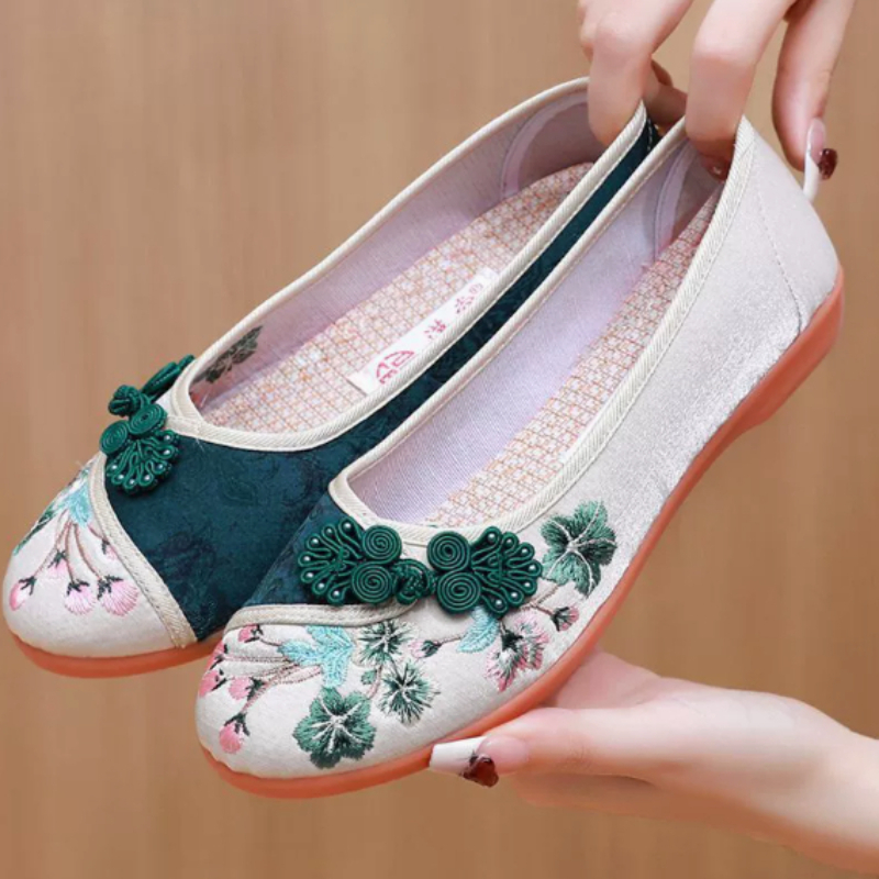 レトロ中国風の女性のキャンバスシューズ刺繍伝統的な滑り止めス - Embroidery Canvas のレビューと価格