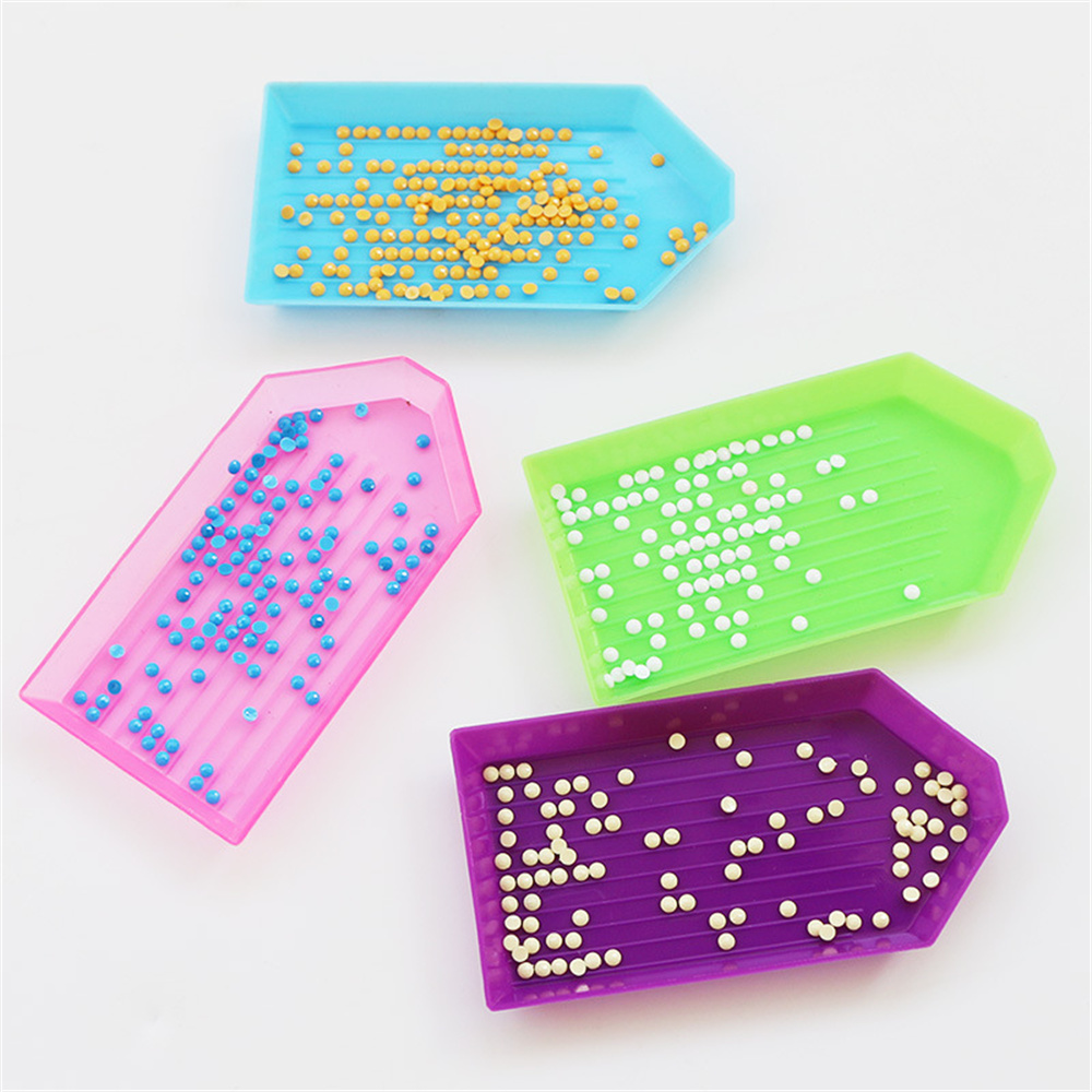 100 個プラスチック選別トレイダイヤモンドポイントドリルプ - Embroidery Underlay のレビューと価格